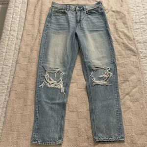 American Eagle Ripped Mom Jean Size 2 Regular